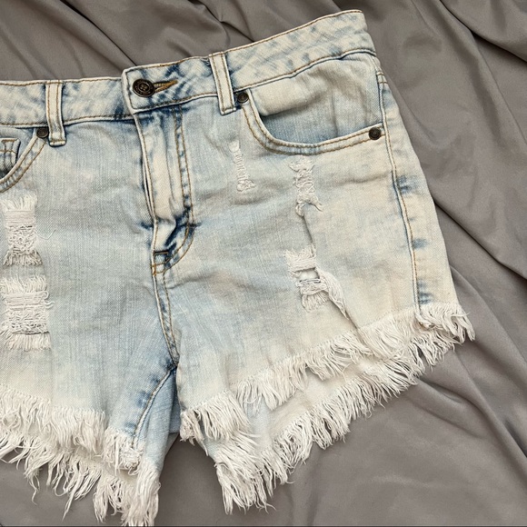 Altar’d State Cut Off Denim Shorts Frayed Hem 27 Light Wash - Picture 3 of 14